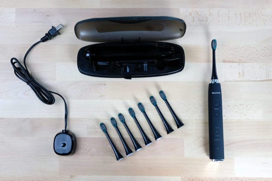 aquasonic black series toothbrush & travel case with 8 dupont brush heads reviews