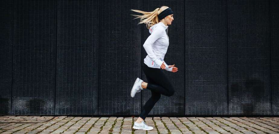 flat nike running shoes
