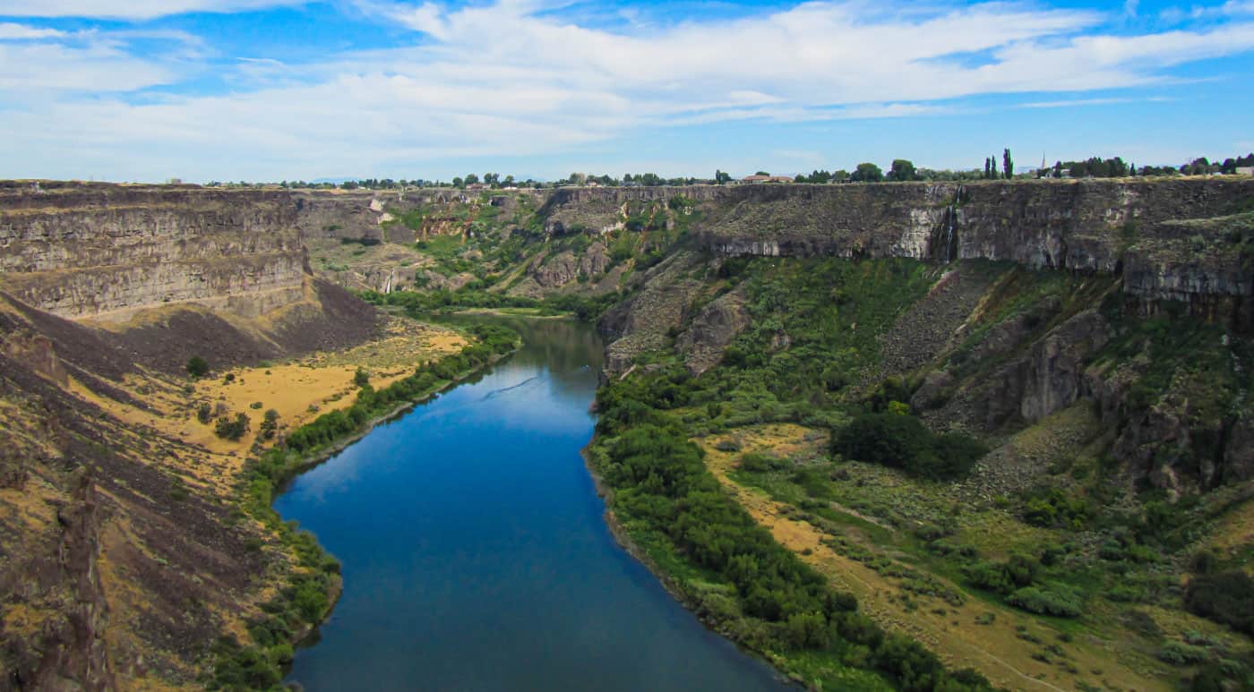 Shoshone River is among the best rafting rivers and offers great whitewater rafting