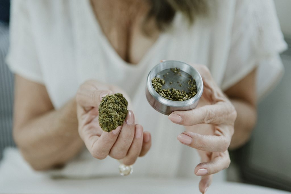 Woman presenting the best CBD brands
