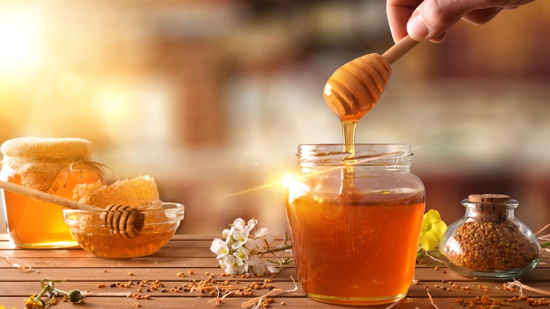 honey and other natural sweeteners in protein bars